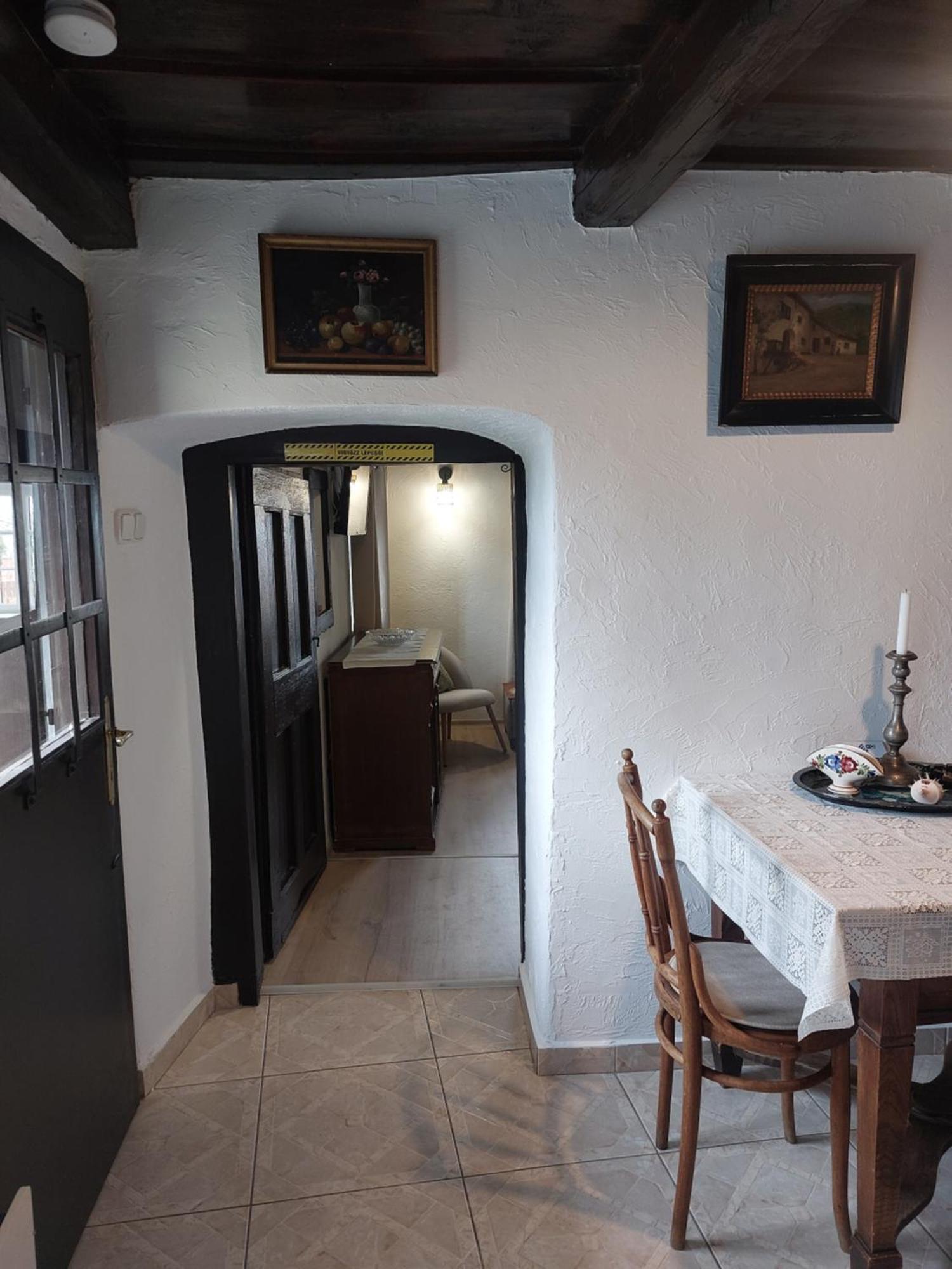 טיהאני Babamuzeum Apartman מראה חיצוני תמונה